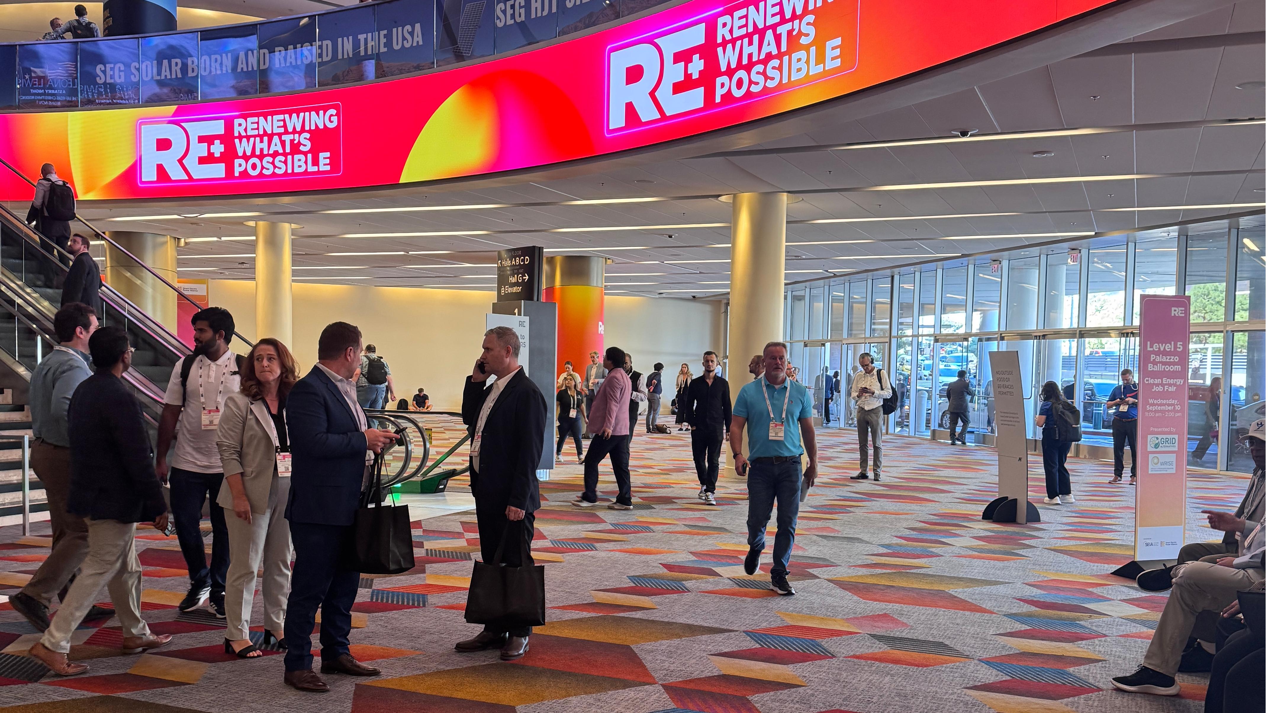 1757923768604991.jpg 會(huì)場(chǎng)(1).jpg